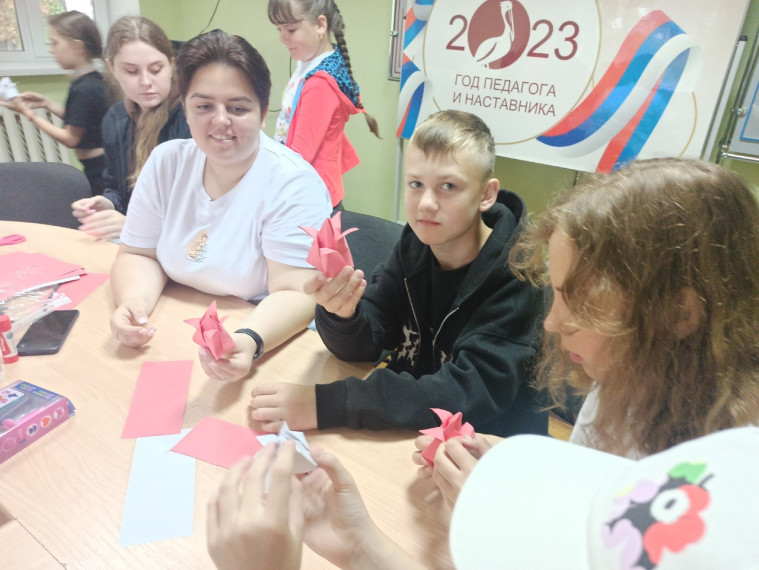 26 июня дети в оздоровительном лагере проявляли свои творческие способности в рисовании, аппликации, оригами..